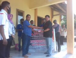 Hari Pers Nasional Aliansi pewarta Situbondo APSI Berikan setumpuk Buku dan Alat Tulis