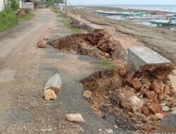 Jalan Pesisir Desa Sonok Butuh Perhatian Super Ekstra Dari Pemerintah