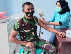 Sinergi Polsek Nonggunong Bersama Pos Ramil 0827/20 Sapudi Laksanakan Vaksin Booster