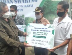 Perhutani KPH Lawu Ds Serahkan Dana Sharing Rp.1,8 Milyar