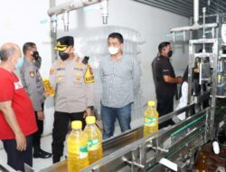 Kapolres Situbondo AKBP Andi Sinjaya Bersama Kadiskoperindag Sidak Distributor dan Repacker Minyak Goreng Curah