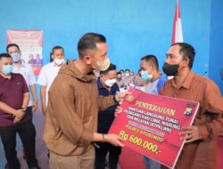 Kapolres Situbondo AKBP Andi Sinjaya Salurkan Dana Bantuan Bagi Pedagang Kaki Lima, Warung dan Nelayan