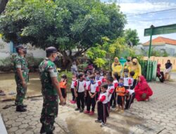 Tanamkan Kepribadian Siswa, TK. Dharma Wanita Lakukan Kunjungan ke Koramil 0827/20 Sapudi.