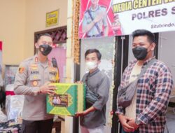 Sinergitas Terjalin, AKBP Andi Sinjaya Beri Bingkisan Lebaran Untuk Awak Media Situbondo