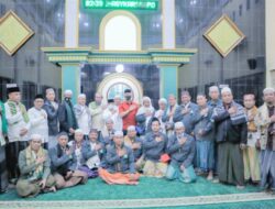 Sambut Malam Lailatul Qadar, AKBP Andi Sinjaya Bersama Ulama Itikaf dan Salat Tasbih di Masjid Al-Asykar Polres Situbondo