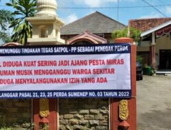 Kecewa Pol PP Mandul Masyarakat Protes Bentangkan Baleho di Kantor POL PP Sumenep