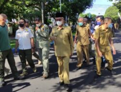 Satpol PP Kabupaten Bondowoso Kawal Saat Berangkatkan Santri Baru