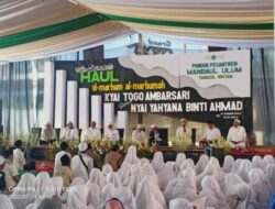 Ribuan Masyarakat Hadiri Haul Almarhum Kyai Togo Ambarsari.