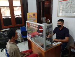 Ingin Punya HP Android Pria Ini Mencuri Di Toko