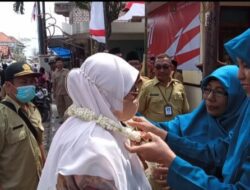 Kebahagiaan Ibu Wakil Bupati Sumenep Saat Melepas Rindu Dengan Para Muslimatnya