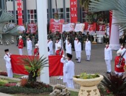 Upacara Penurunan Bendera Merah Putih di Kota Batu