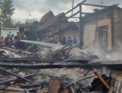 Dua Rumah Warga Desa Gunung Anyar Ludes di Lahap Sijago Merah