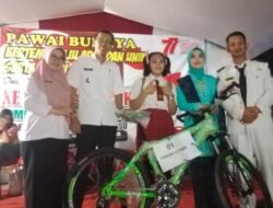 Pawai Budaya, Ribuan Warga Desa Gayam Botolinggo Meriahkan HUT RI ke 77