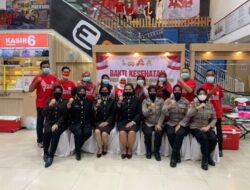 Sambut HUT Polwan ke-74, Polwan Polres Situbondo Gelar Bakti Kesehatan Donor Darah