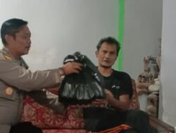 Kapolsek Curahdami Bondowoso Gandeng Sobat Ambyar Jenguk Suwadi