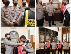 2 Anggota Polrestabes Surabaya Mendapat Reward dari Kapolda Jatim