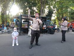 Meriahkan Car Free Day, Mobil Anggrek Semeru Ditbinmas Polda Jatim Lakukan Sosialisasi Layanan Kepolisian