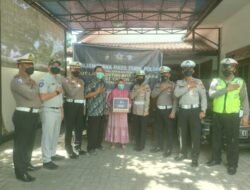 Sambut Hari Lalu Lintas ke-67, Kasat Lantas Polres Situbondo Anjangsana Purnawirawan Polri