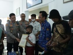 Polresta Malang Kota Berikan Beasiswa Kepada Anak Korban Insiden Stadion Kanjuruhan