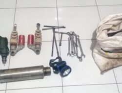 Dua Pencuri Alat-alat Bengkel Berhasil di  Bekuk Satreskrim Polres Bondowoso 
