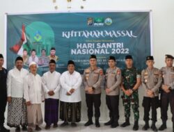 Kapolres Bersama RS. Bhayangkara dan PCNU Bondowoso Adakan Khitanan Massal Dalam Rangka Hari Santri Nasional 2022