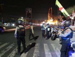 Antisipasi Tindak Kriminal dan Cegah Balap Liar Puluhan Personel Polres Gresik Patroli Skala Besar