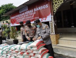 Polres Tanjung Perak Distribusikan Bantun dari Polda Jatim untuk Warga Kurang Mampu