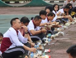 Demi Menjalin Keakraban, Kapolres Bondowoso Gelar Giat Olahraga dan Makan Bersama Dengan Anggota