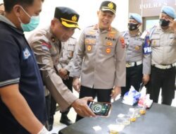 Penguatan Pengawasan Personel, Polres Blitar Test Urine Dadakan