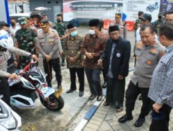 Kapolda Jatim Mengapresiasi Pelayanan SIM Cak Bhabin dan Motor Listrik Polrestabes Surabaya