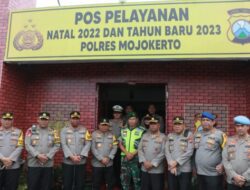 Cek Anggota di Posyan Nataru, Kapolda Jatim Berikan Semangat