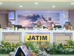 Rilis Akhir Tahun Kapolda Jatim Soroti Kejadian Kecelakaan Kereta Api