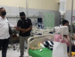 Wujud Perhatian, Kasatreskrim Polres Bondowoso Jenguk Anak Wartawan Yang Sedang Sakit