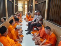 Polisi Santri Polres Kediri Kota Rutin Berikan Tausiah kepada Para Tahanan