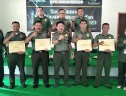ADM Perhutani Bondowoso Berikan Penghargaan Kepada Lima Orang Stafnya