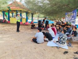 Humanis, Polisi Sosialisasi Ops Keselamatan Semeru 2023 di Area Wisata Pamekasan