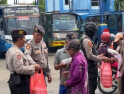 Polres Situbondo Bikin Senyum Bahagia Pekerja Jalanan Dengan PASABER