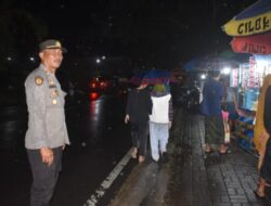 Guyuran Hujan Tak Menghalangi AKP Didik Waluyo, Berikan Rasa Aman