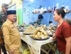 Pastikan Stok Barang Aman Hingga Lebaran, Bupati Situbondo Lakukan Sidak di Pasar