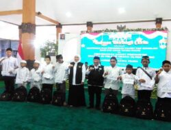 Gubernur Jawa Timur Didampingi Bupati Situbondo, Bagikan Santunan Kepada Ratusan Anak Yatim