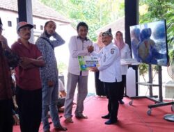 Bupati Situbondo Berikan Insentif Kepada 3345 Ketua RT Sekabupaten 