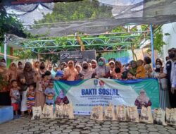 Ketua GOW Situbondo Serahkan Bantuan PMT Kepada 20 Balita Stunting