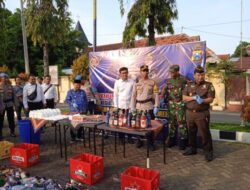 Polres Situbondo Musnahkan Ribuan Botol Miras Berbagai Jenis