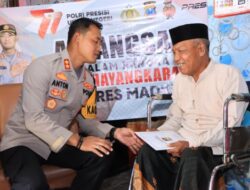 Kapolres Madiun Beri Motivasi dan Santunan Kunjungi Anggota yang Sakit Menahun