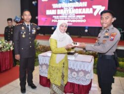 Tasyakuran Hari Bhayangkara ke-77, Kapolres Situbondo Potong Tumpeng dan Berikan Penghargaan Pemenang Lomba