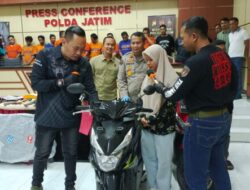 Polda Jatim Berhasil Temukan dan Kembalikan Motor Korban Pencurian Kepada Pemilik