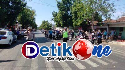 Seluruh Pengendara di Bondowoso Berhenti Saat Detik-Detik Proklamasi 
