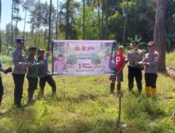 Demi Menjaga Kelestarian Hutan, Polsek Tlogosari Tanam Ratusan Pohon