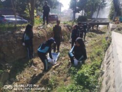 Antisipasi Bencana Banjir, Warga Kerja Bakti Massal Bersihkan Aliran Sungai Kecamatan Sepulu