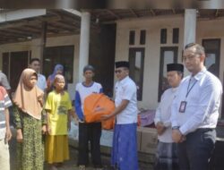 PJ Bupati Bondowoso Serahkan Bantuan Kepada Warga Yang Terdampak Angin Puting Beliung